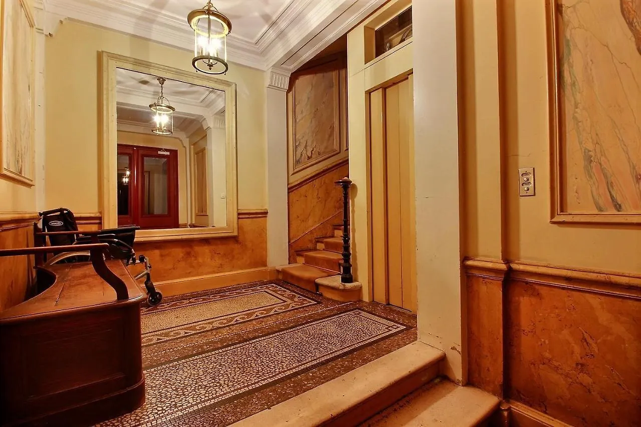 Parisian Home I 390 I 1 Chambre I Odeon 0*, Paříž Francie